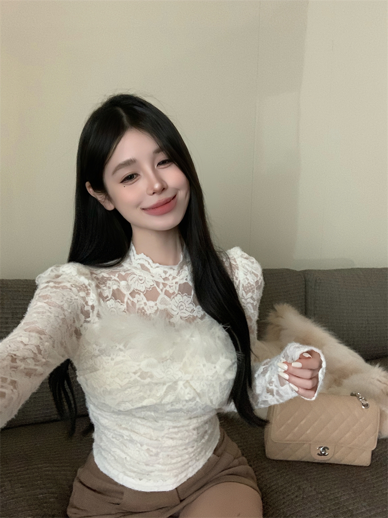 Real shot of half turtleneck lace bottoming shirt with long sleeves and slim fit sexy hollow top