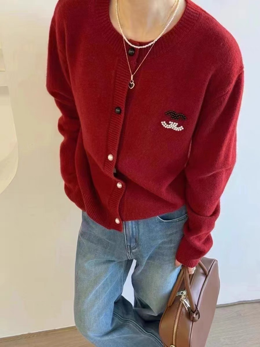 Red sweater cardigan women's autumn and winter outer wear new style beaded full wool small fragrant style jacket for small people