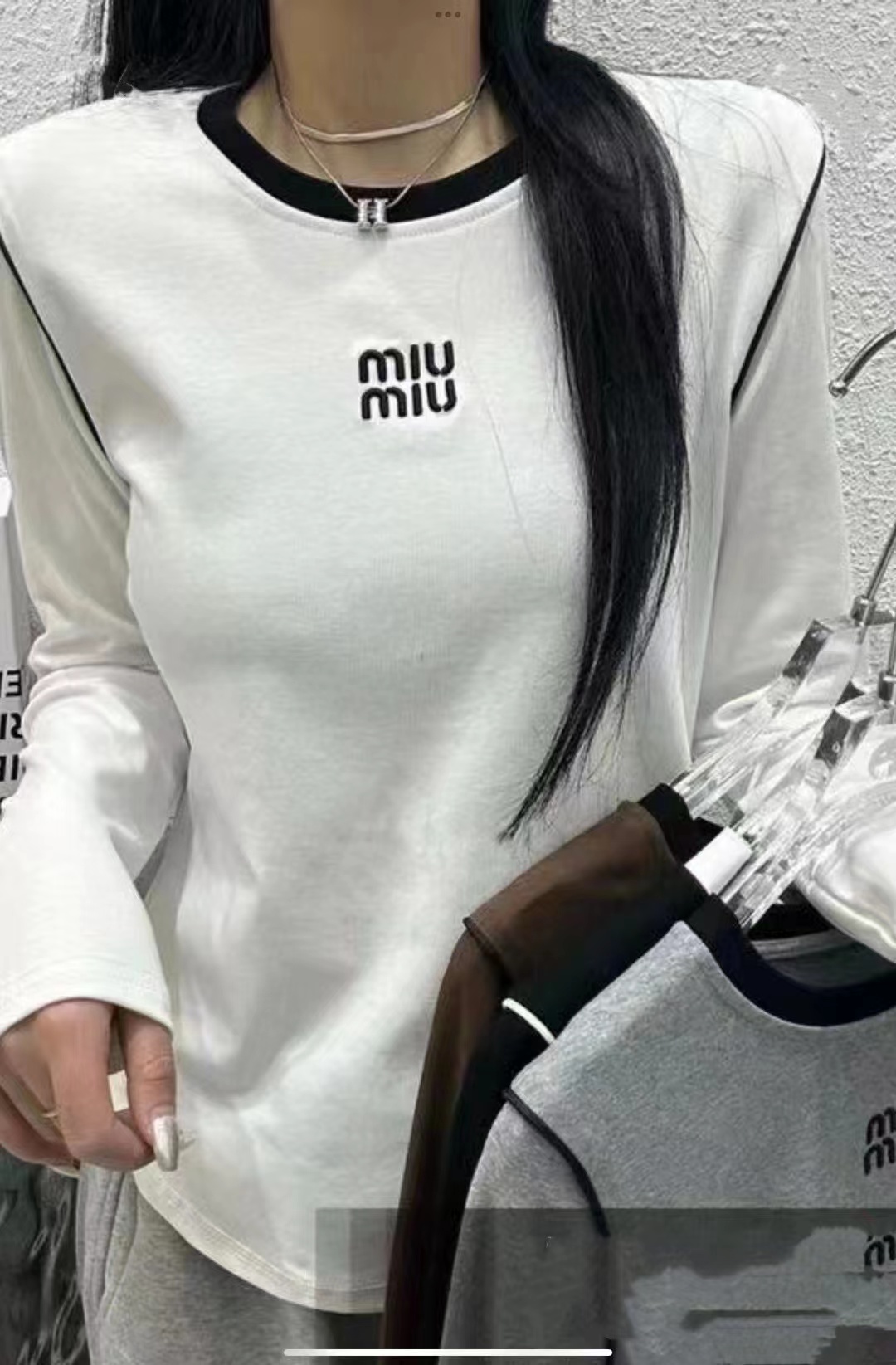 Colorblock letter long-sleeved T-shirt bottoming shirt for women spring 2024 new style fashionable hem design top trendy