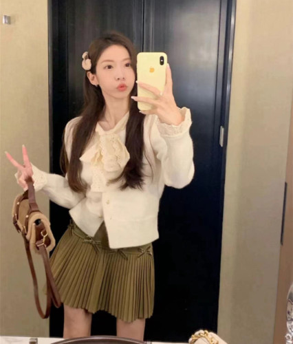 Chic and beautiful sweater women's new autumn and winter lace bow tie fashionable v-neck jacket top