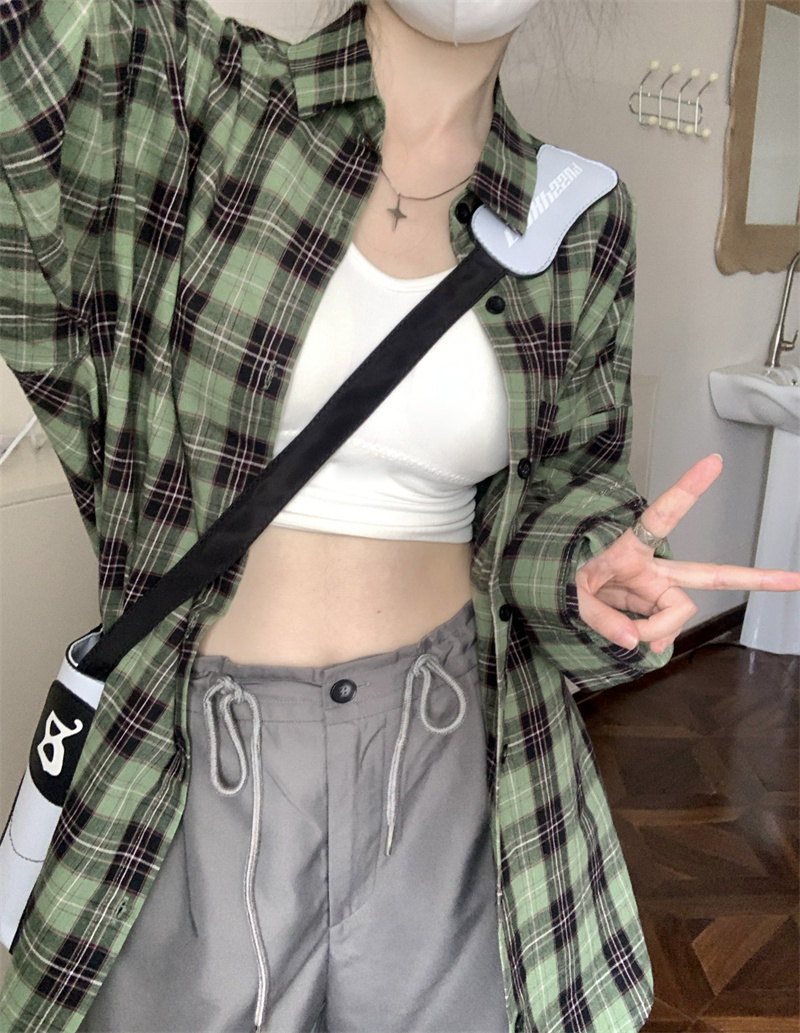 Actual shot ~ Loose mid-length plaid off-shoulder long-sleeved green plaid shirt