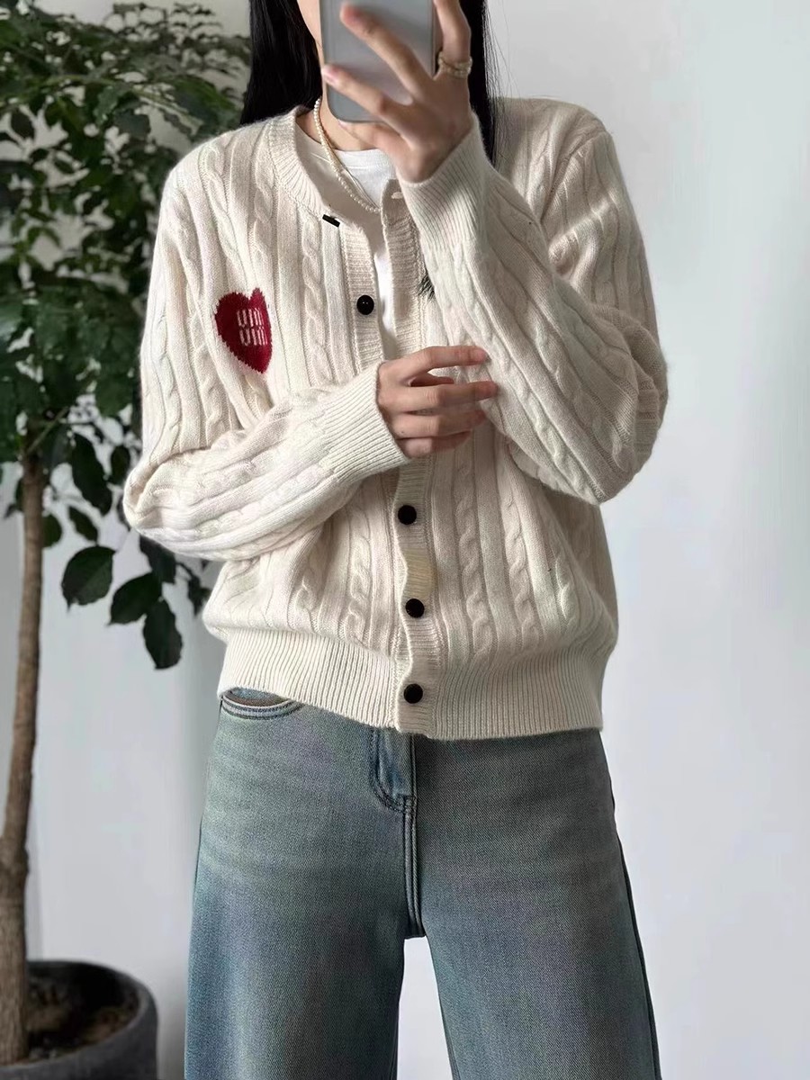23 winter new European retro twist love letters lazy style sheep wool cardigan jacket