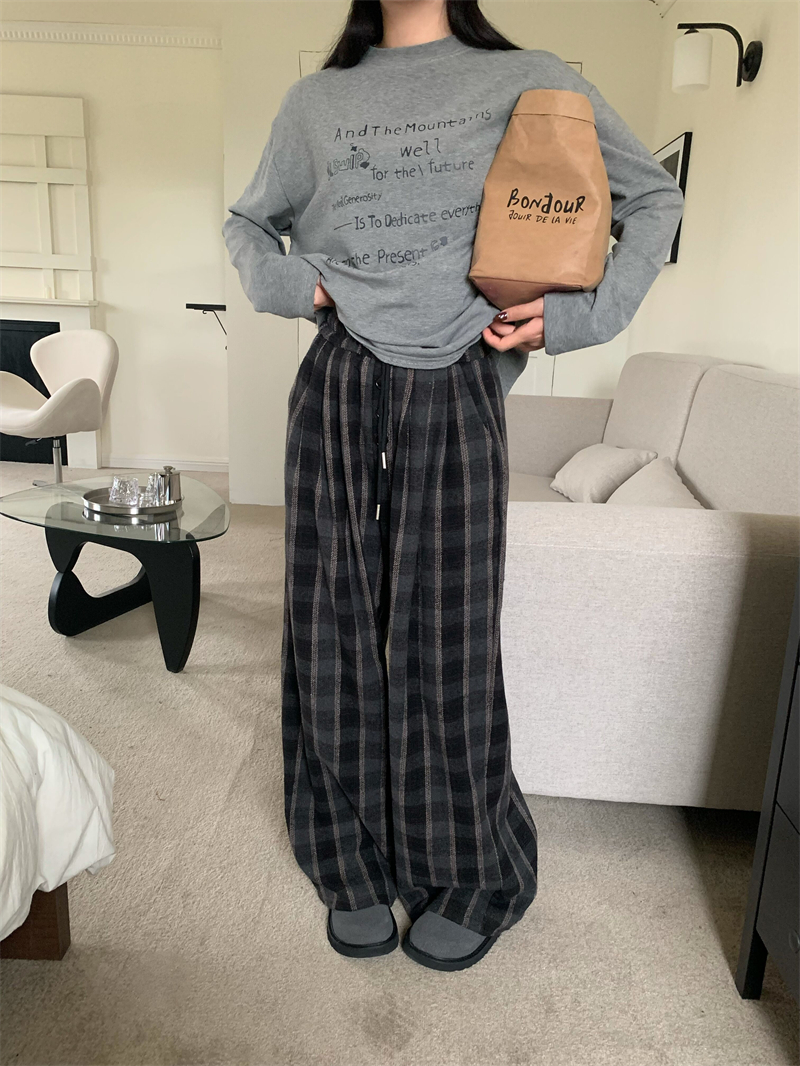 Actual shot of Korean style new couple style thickened woolen plaid wide leg pants and floor mopping pants