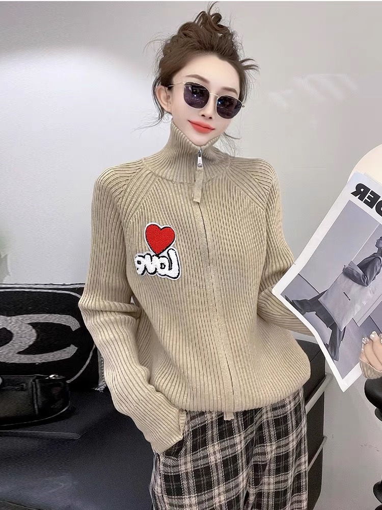 Korean style high collar love letter double zipper sweater jacket for women, fashionable and slim, versatile knitted cardigan top