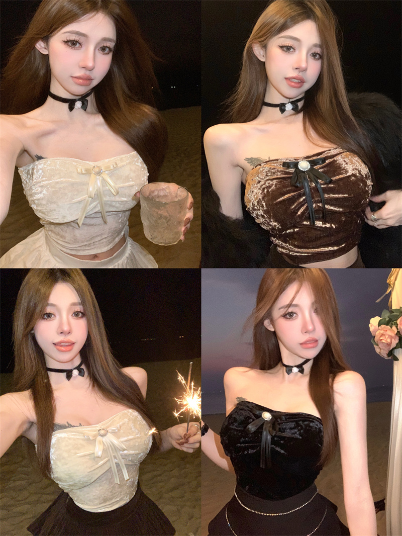 Actual shot of high-end velvet bow slim-fitting tube top