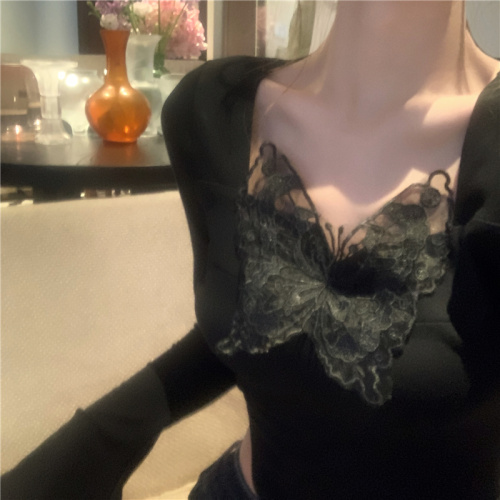 Real shot ~ pure lust style butterfly embroidered T-shirt for women in spring, sweet hottie wearing sexy tight short top for women