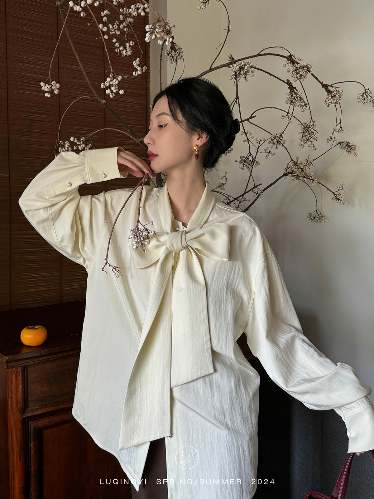 Luqing first-class cloud French white shirt women's autumn and winter bow tie ribbon design loose inner shirt