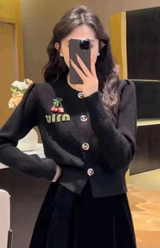 Niche high-end cherry letter embroidered cardigan sweater for women autumn and winter new slim fit top trendy
