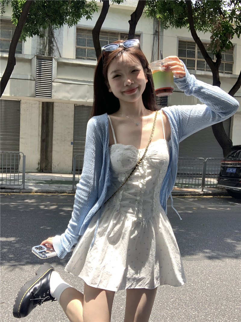 Real shot of Korean style small fresh floral suspender dress + knitted sun protection cardigan