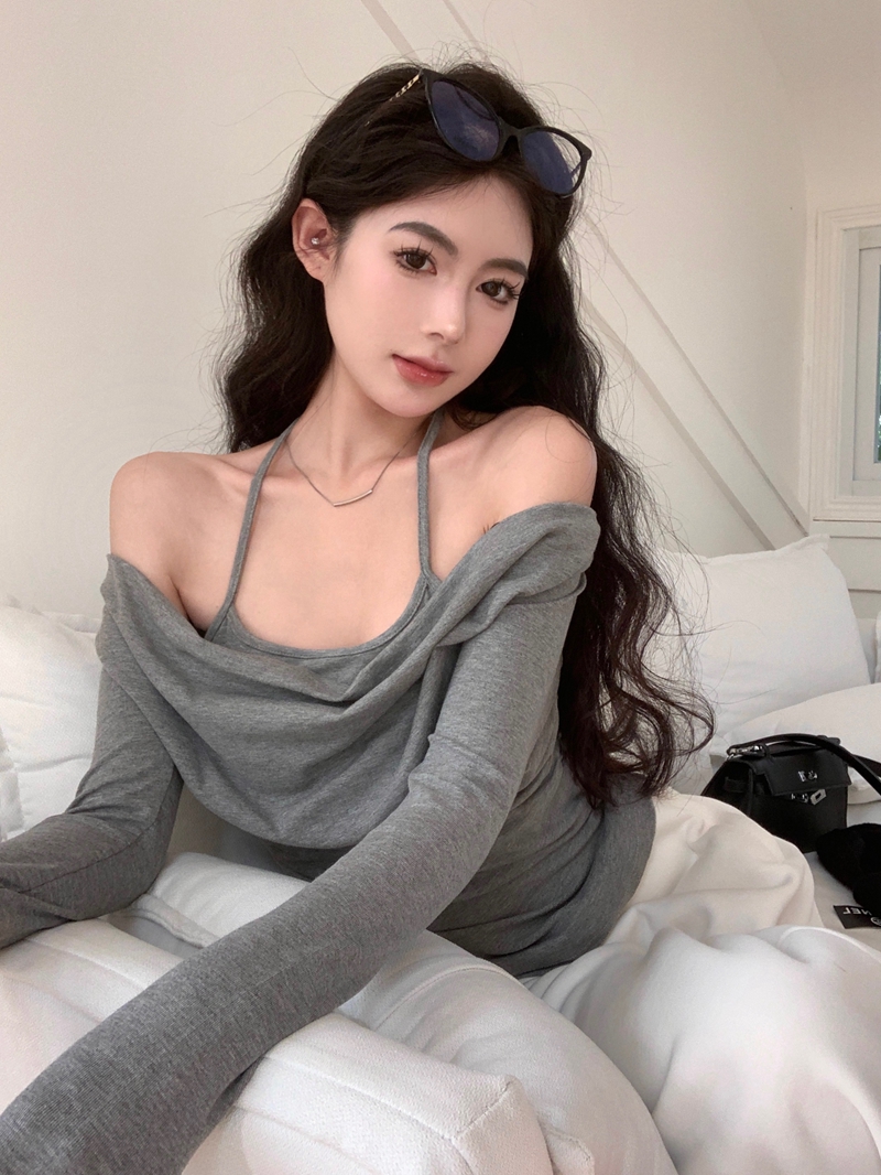 Real shot of pure lust style halter neck swung collar knitted bottoming shirt, slim fit, fake two-piece sexy inner bottoming shirt