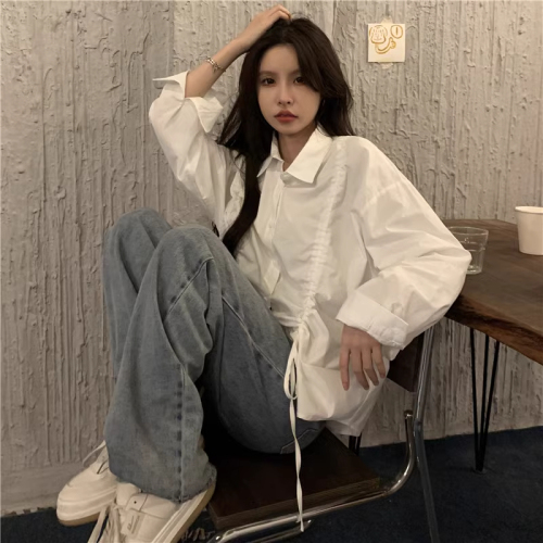 Actual shot of Korean style early autumn top, lazy and slim, long-sleeved drawstring white shirt for women with niche design