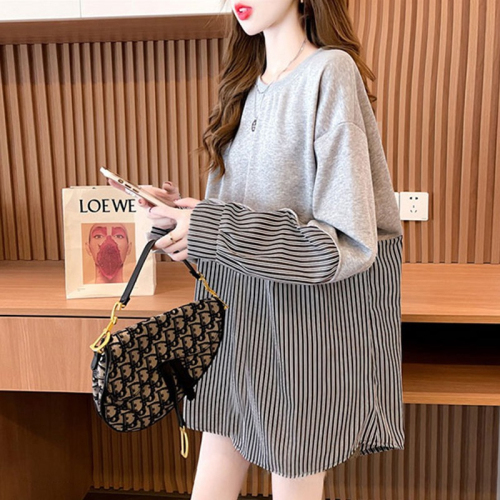 Official picture 25 cotton 2024 spring wear lazy style design stitching striped long-sleeved round neck sweatshirt for women