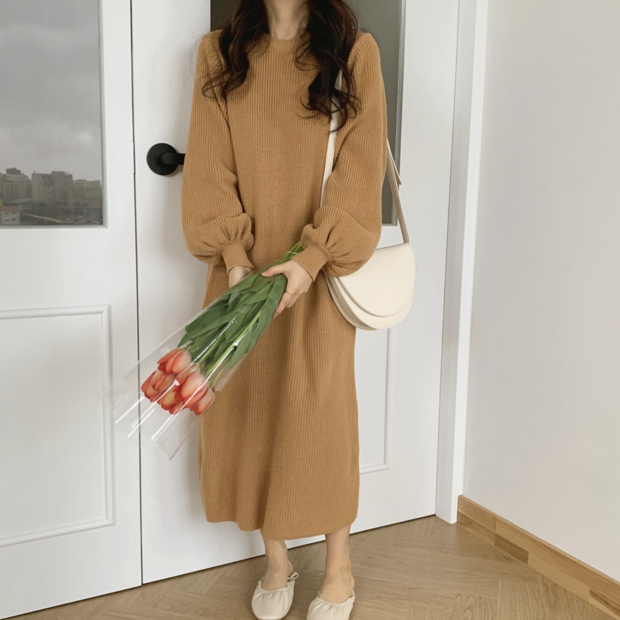 Actual shot of large size early spring knitted dress Korean style round neck lantern sleeve knee-length long dress