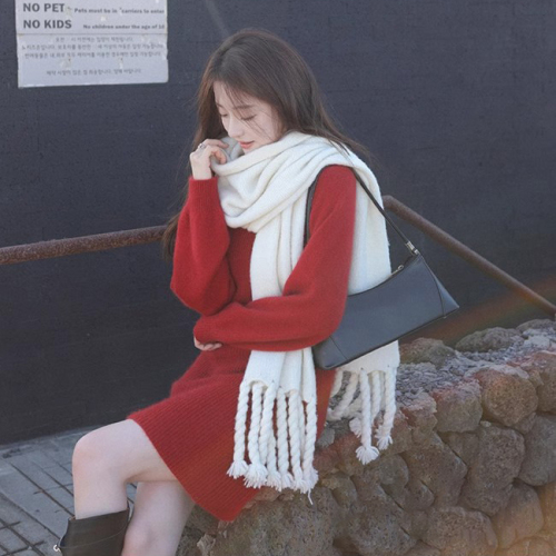 Mulled wine, lazy style V-neck spaghetti straps lantern sleeve red knitted dress for women in winter