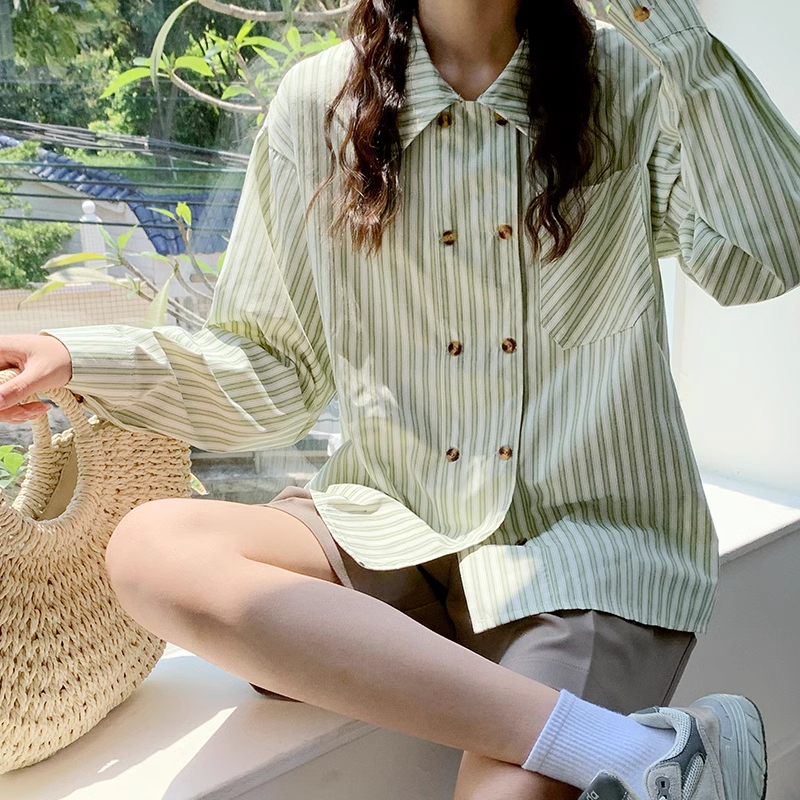 法式綠色雙排扣條紋襯衫女2024春秋寬鬆復古翻領襯衣