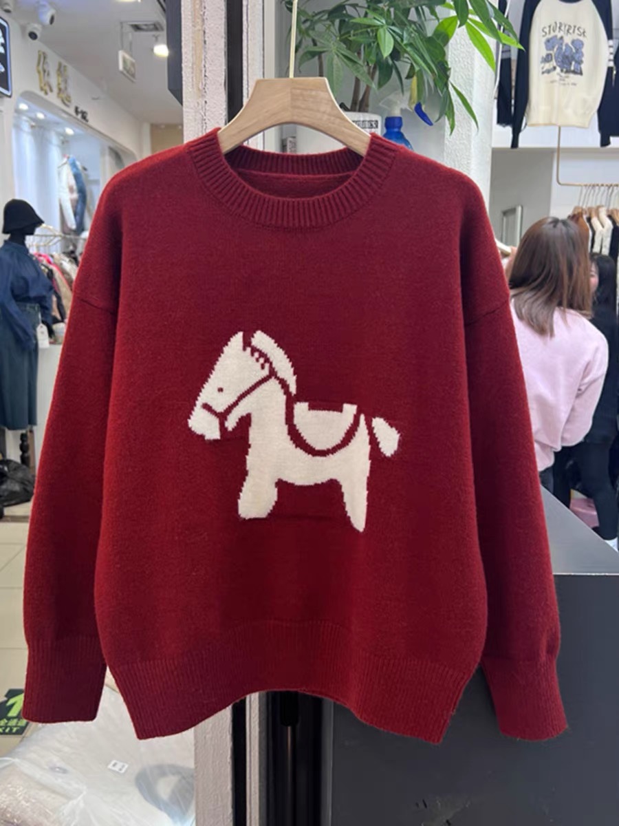 小馬刺繡紅色浣熊絨毛衣女秋冬新款慵懶風軟糯針織打底衫韓版上衣