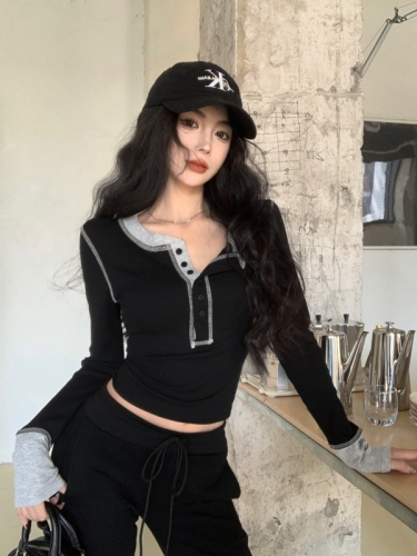Real shot of autumn and winter hot girl style retro splicing contrasting color slim fit long-sleeved short knitted bottoming shirt top