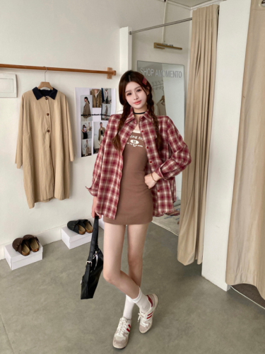 Actual shot of Korean style lazy style red plaid shirt jacket for women 2024 spring and summer versatile casual Polo collar top