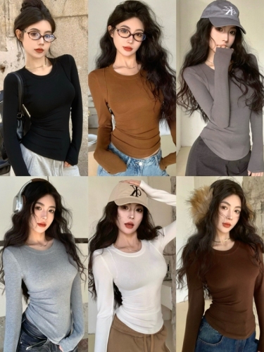 Real shot of winter hot girl style skin-friendly slimming short long-sleeved brushed T-shirt with cashmere base layer underneath