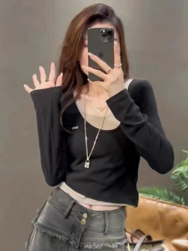 Fake two-piece spliced ​​long-sleeved T-shirt for women 2024 spring new short round neck slim fit inner layering top
