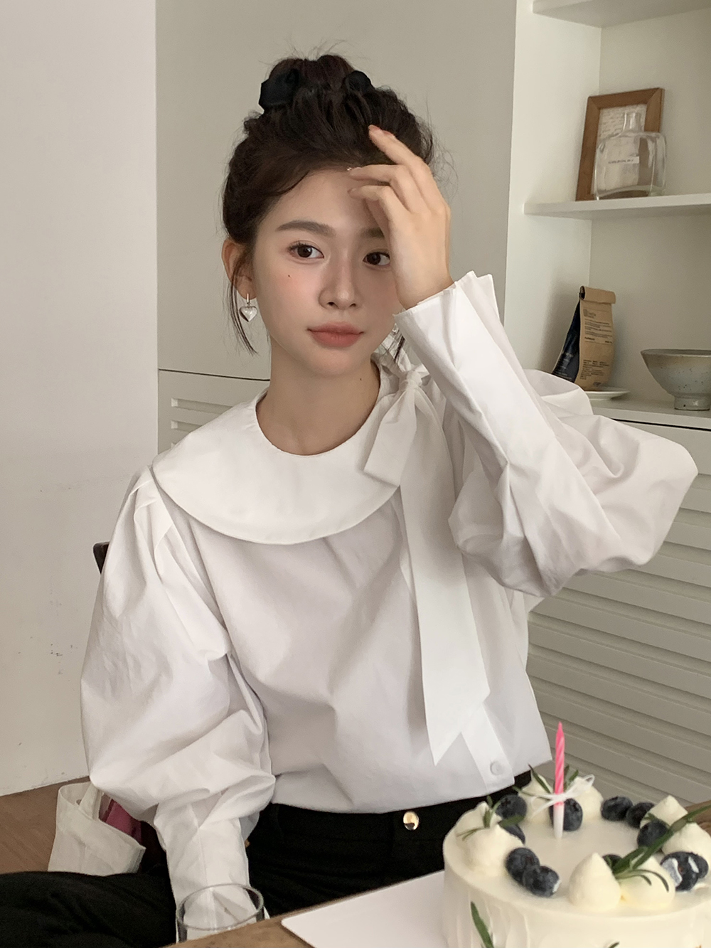French niche design bow round neck shirt simple solid color lantern sleeve solid color shirt top