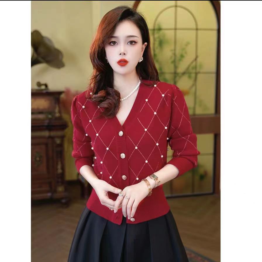 Autumn and winter new V-neck sweater contrasting diamond long-sleeved cardigan sweater autumn new shopping mall same style