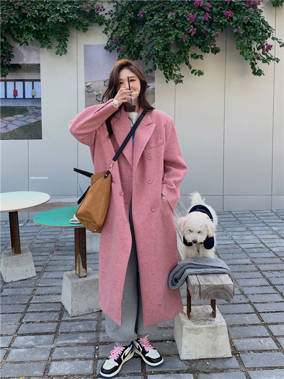Actual shot of women's quilted thickened suit woolen jacket