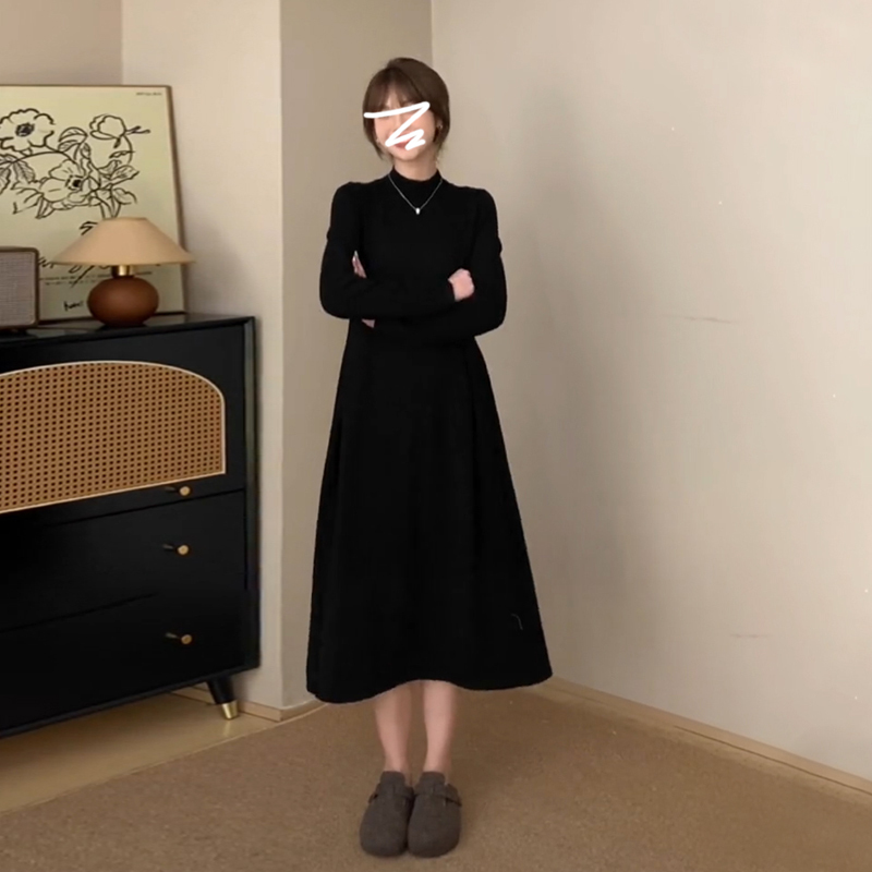 Black knitted turtleneck dress for women in autumn and winter new style high-end inner base layer sweater long skirt