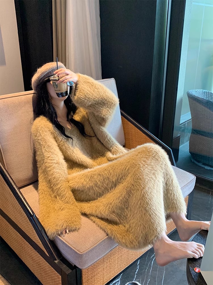A winter thickened encrypted lazy anti-mink velvet loose slimming long V-neck sweater dress for women in autumn