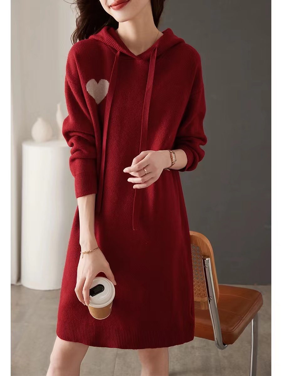 2024 Versatile New Year Red Autumn and Winter Fashionable Heart-Shaped Contrast Color Hooded Drawstring Dress
