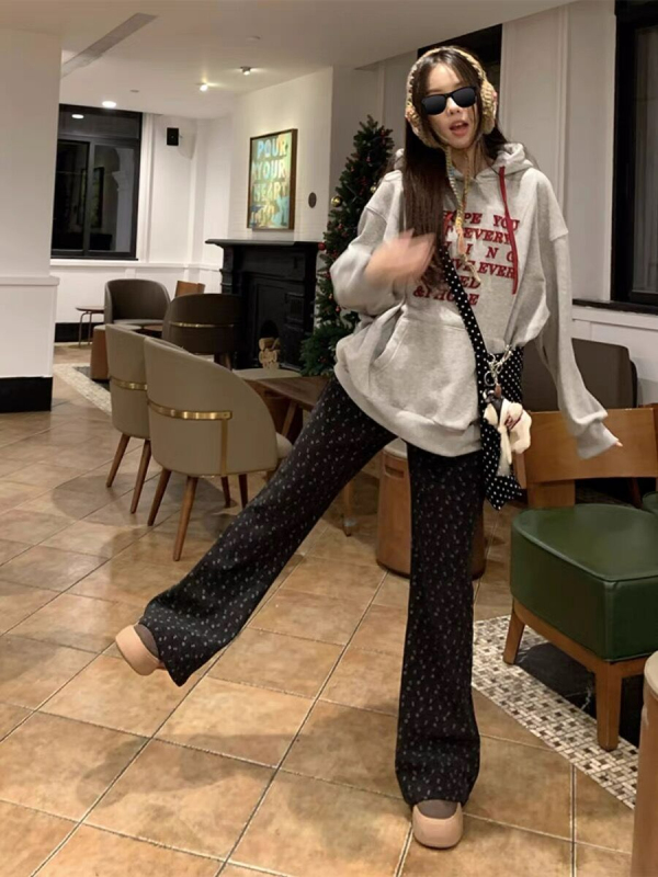 荒荒家黑色碎花加絨喇叭褲冬季時尚寬鬆保暖慵懶感口袋休閒褲