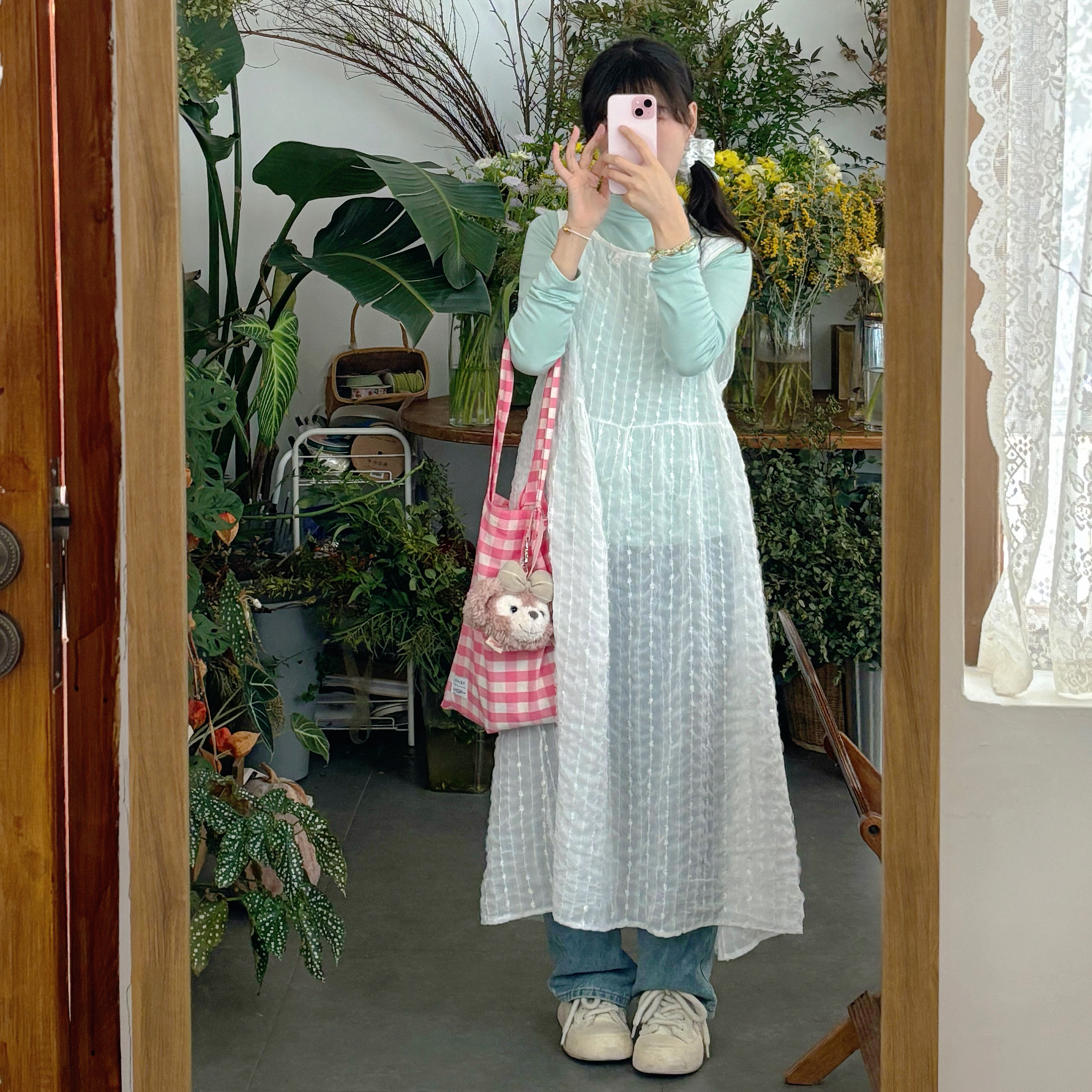 Real shot #Korean girl layering mint green bottoming shirt + lace front and back dress