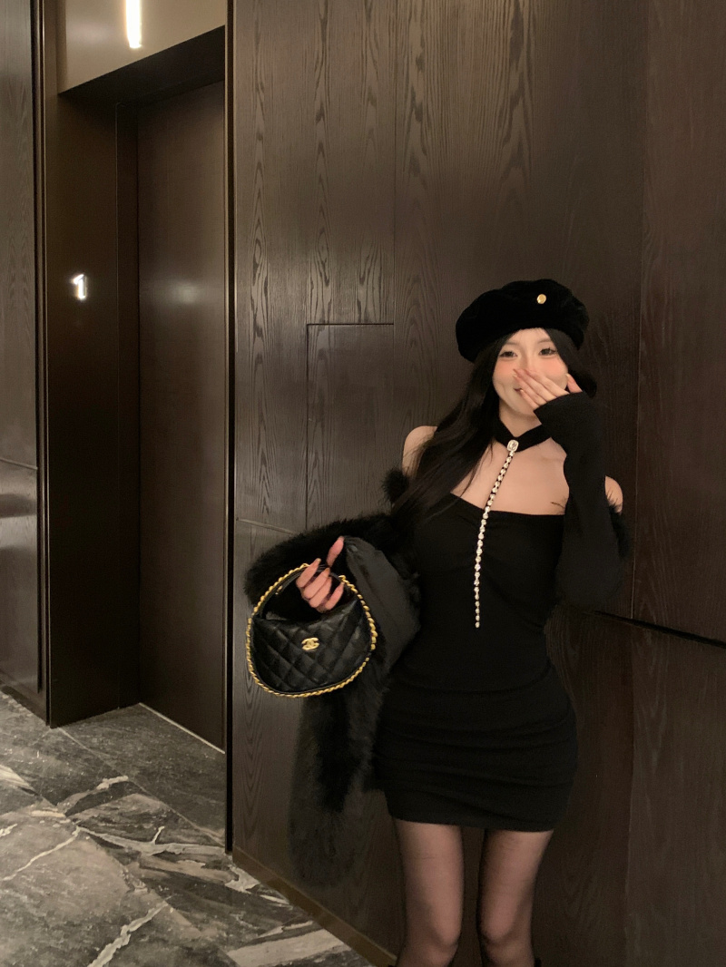 實拍純欲風氛圍感包臀連衣裙女秋冬季性感辣妹修身顯瘦小禮裙