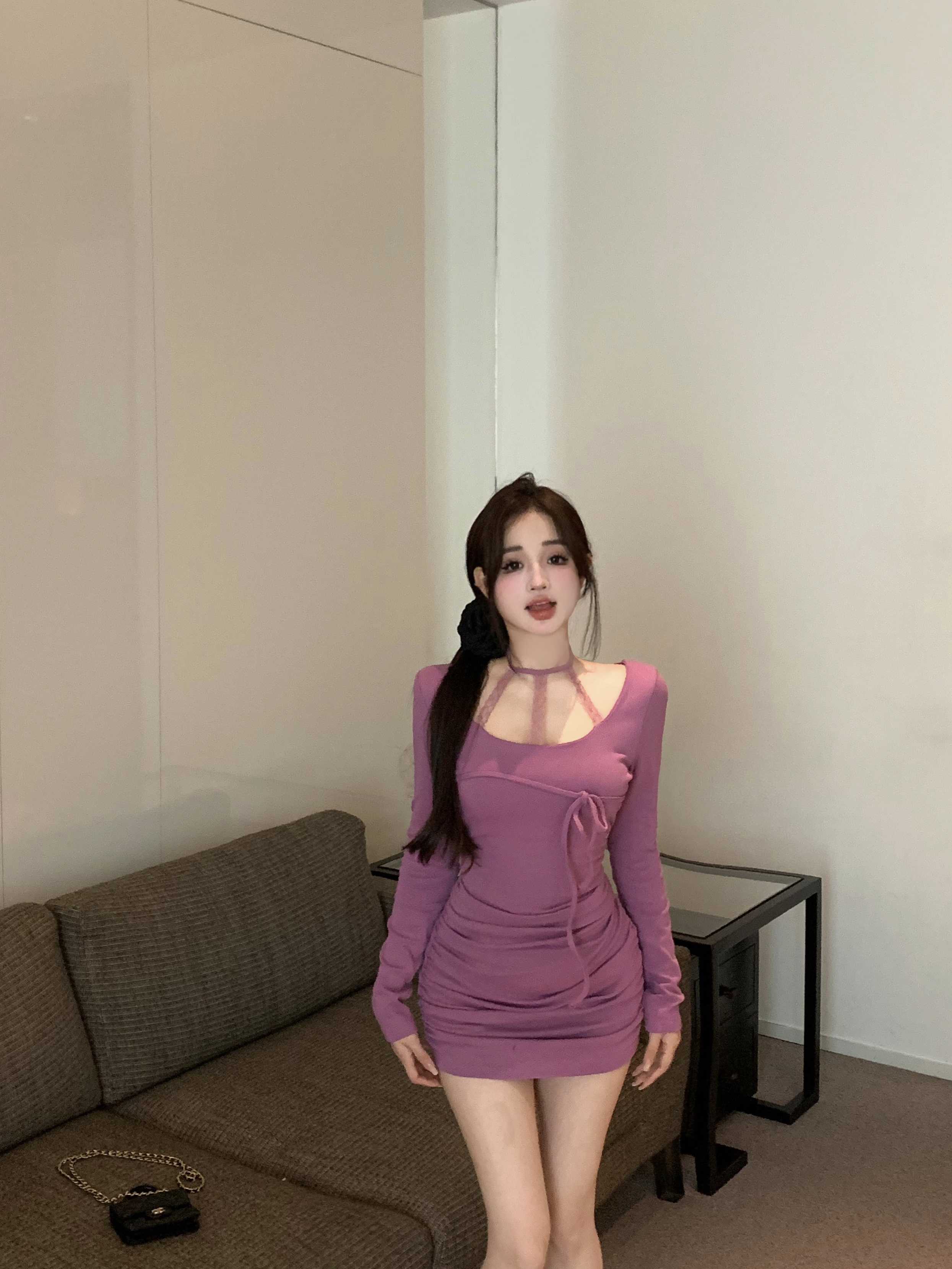Real shot of ambiguous lace splicing women's designer long-sleeved strappy hip-hugging skirt