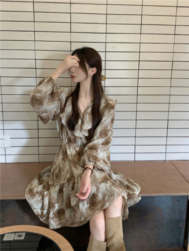 Real time shooting! Early Spring French Gentle Wind Lotus Leaf Edge Dress with Elegant V-neck, Waist Wrapped, Slim and Halo Dyed Skirt