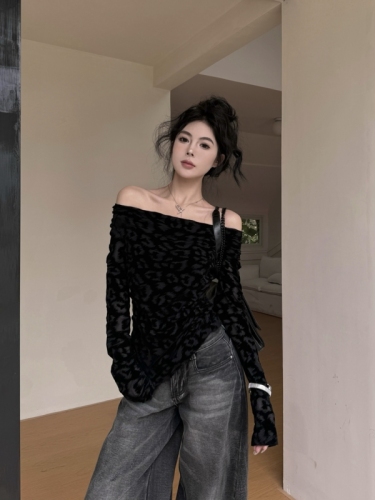 Real shot of retro swing collar houndstooth pattern bottoming shirt for hot girls with one shoulder black slim inner long-sleeved top