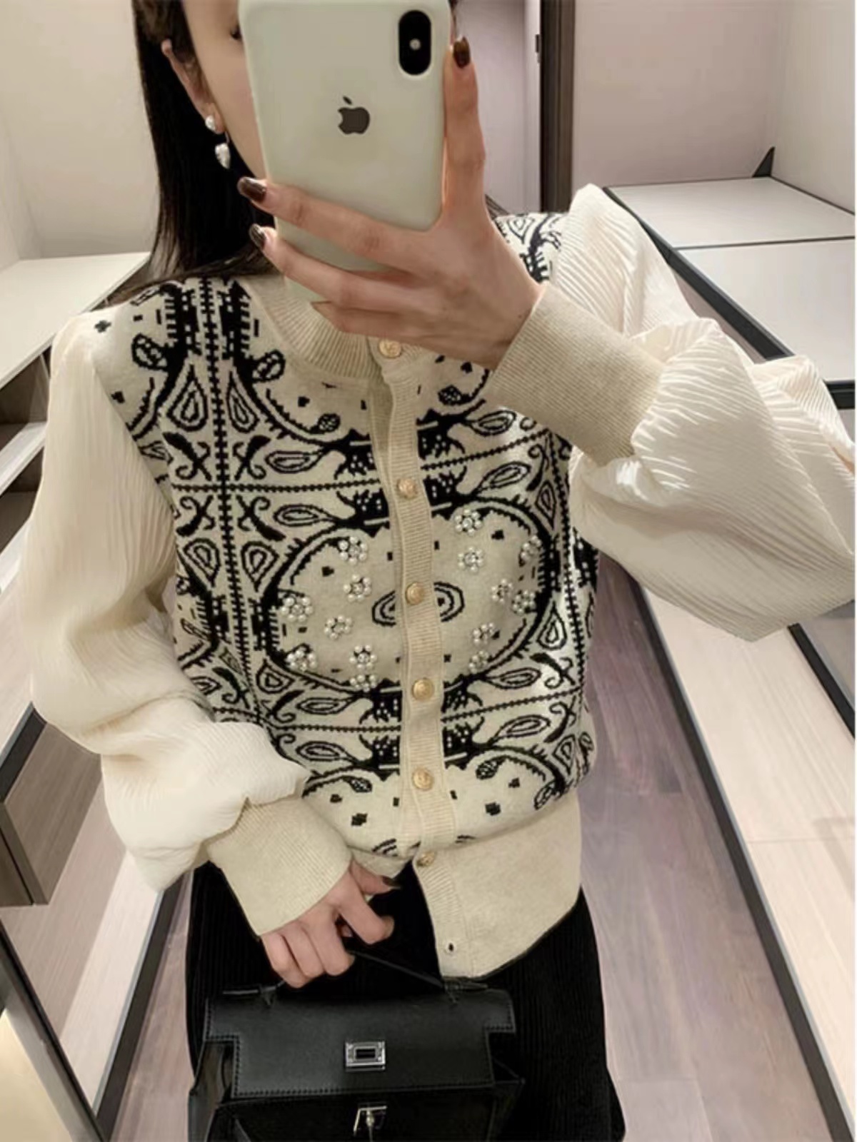Western style, high-end and super good-looking sweater for women, 2024 spring design cardigan, chic knitted jacket
