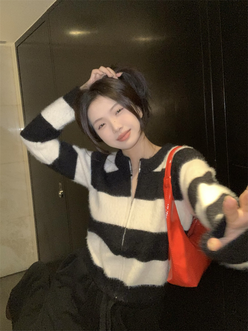 Actual shot~Korean style lazy striped short zipper sweater sweater top