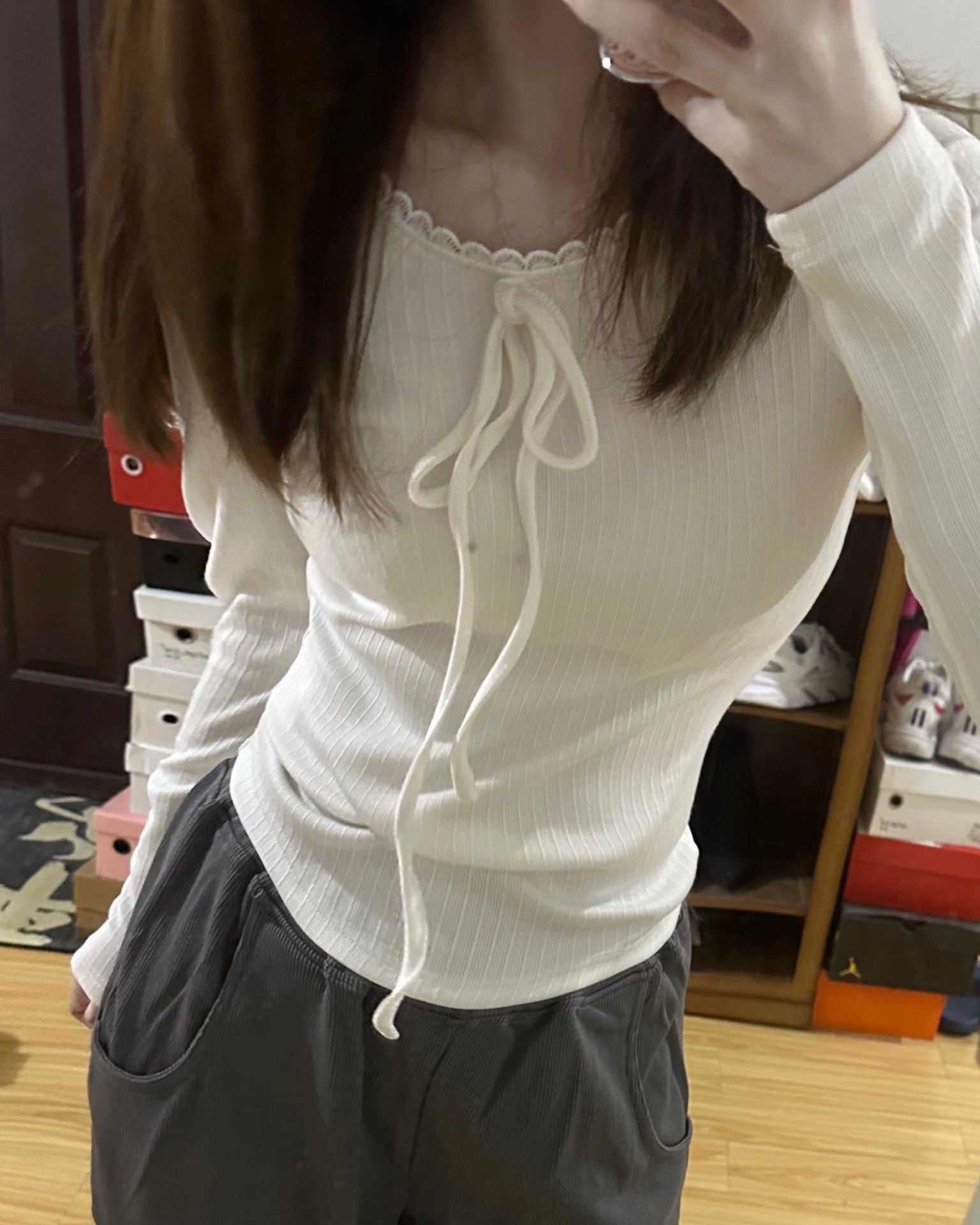 French lace edge bottoming shirt for women spring new small slim design round neck long-sleeved T-shirt top trendy