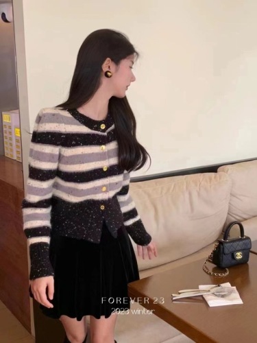 forever23 new autumn and winter Xiaoxiang knitted cardigan women's fashion lazy striped soft waxy versatile sweater