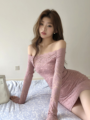 Actual shot of 2024 spring and summer new style pure lust style lace temperament one-shoulder dress feminine tight hip-hugging short skirt