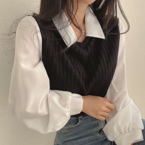 Retro niche French shirt spliced ​​lapel lantern sleeve fake two-piece short knitted top spring new style