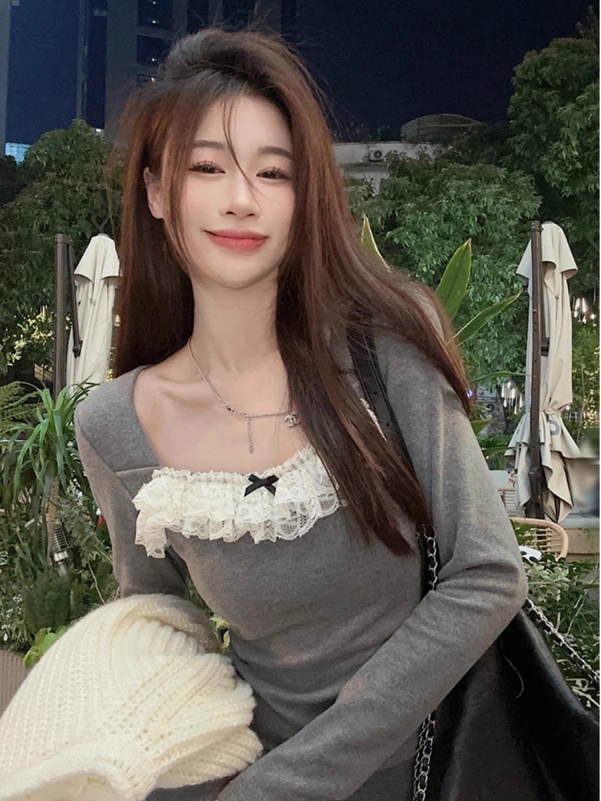 Sweet style lace stitching square neck long-sleeved T-shirt for women spring and autumn design slim gray bottoming shirt short top