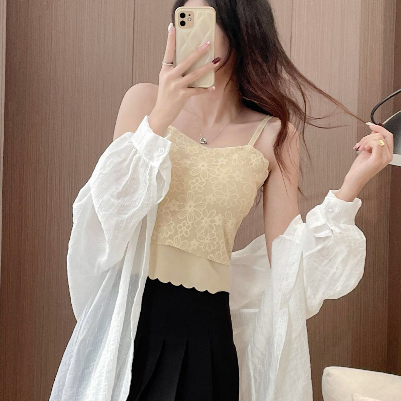 Actual price~Sexy lace camisole with breast pads, inner layer, bottoming shirt, outer wear, slim fit and versatile top