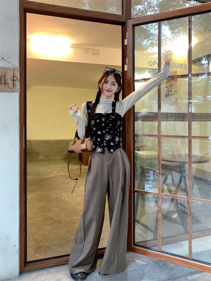Actual shot of retro style golden rose jacquard vest vest + wide leg pants + bottoming shirt