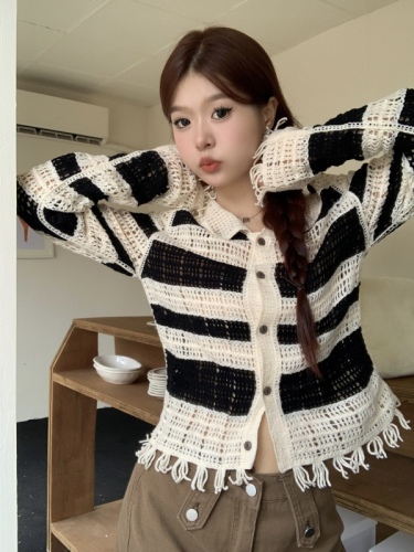 Actual shot of early spring striped hollow design niche retro splicing tassel long-sleeved knitted jacket