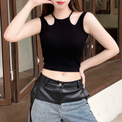 Actual price ~ Designed halter neck with built-in breast pads, no need to wear underwear, small vest that can be worn both as an inner layer and as an outer layer.