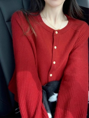 New Year's red lazy style sweater jacket for women autumn and winter 2024 new bottoming with knitted cardigan New Year's top