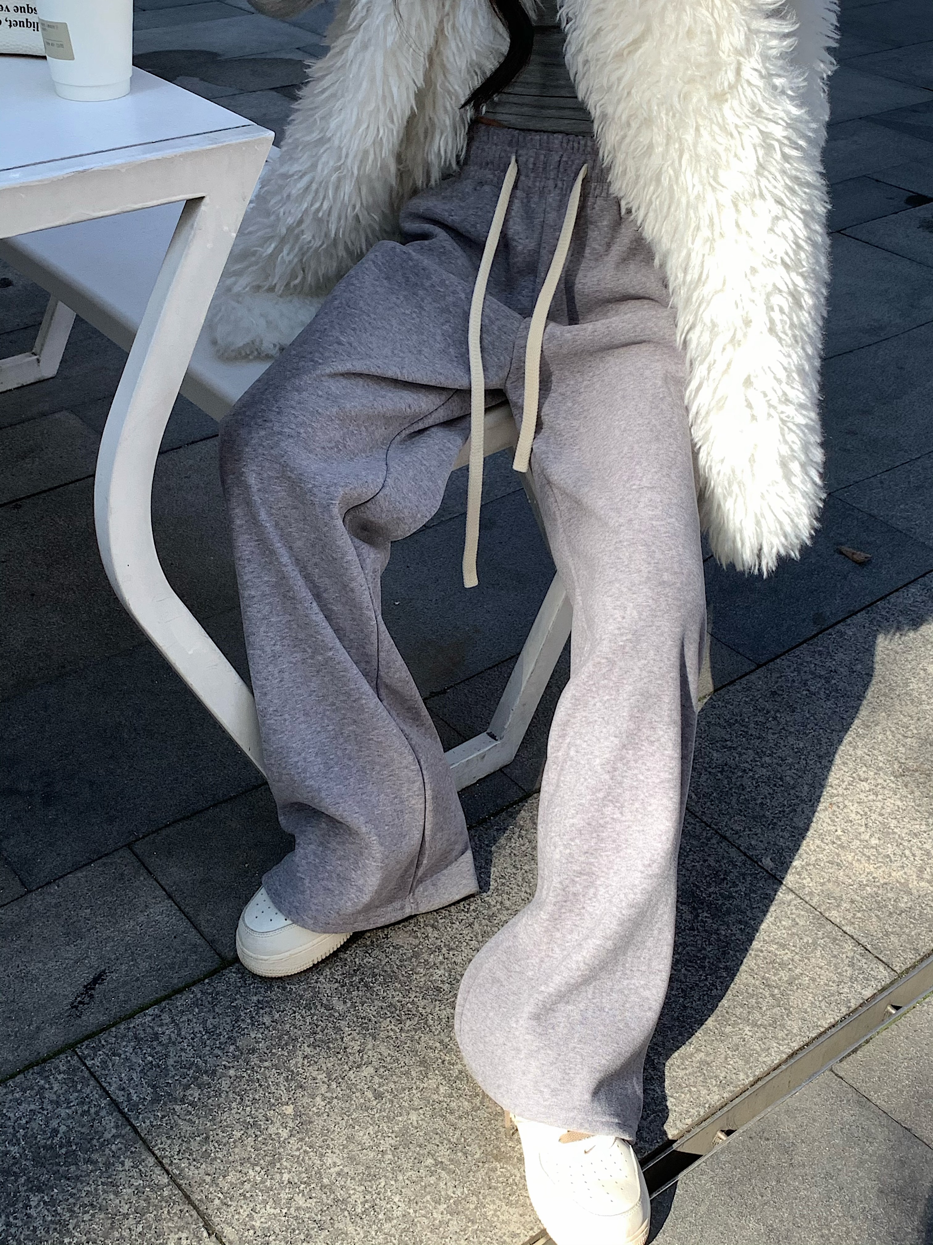 Real shot of lazy velvet, soft and waxy long-leg pants, velvet thickening, slimming wide-leg pants, casual straight pants for women