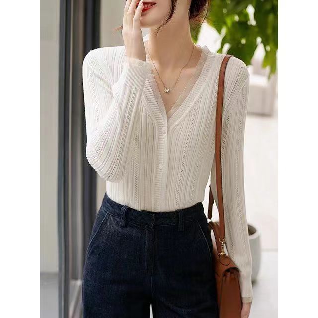 Spring and Autumn French Retro White V-neck Knitted Cardigan Women's Design Niche Long Sleeve Thin Jacket Top
